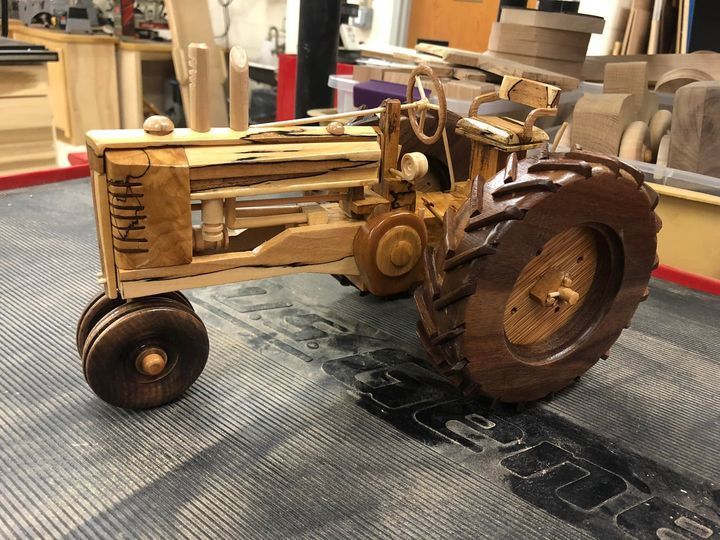 Wooden John Deere B tractor created by Colby Taylor
